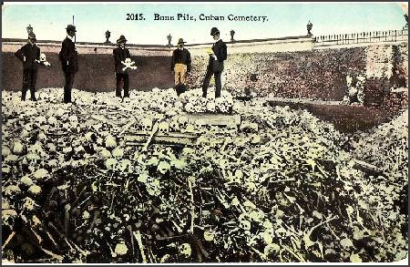 /images/imgs/america/cuba/cuba-0006.jpg - Bone Pile in Cuban Cemetery 